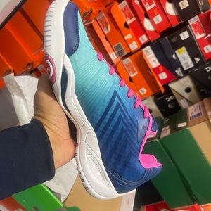 Prince tennis shose size 10 men color blue white